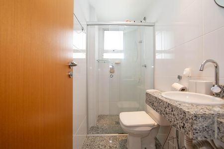Apartamento à venda com 61m², 2 quartos e 2 vagasBANHEIRO2