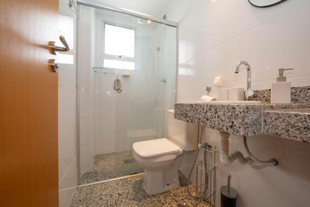 Apartamento à venda com 61m², 2 quartos e 2 vagasBANHEIRO2