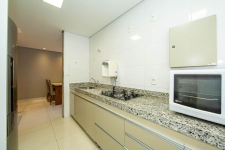 Apartamento à venda com 61m², 2 quartos e 2 vagasCOZINHA