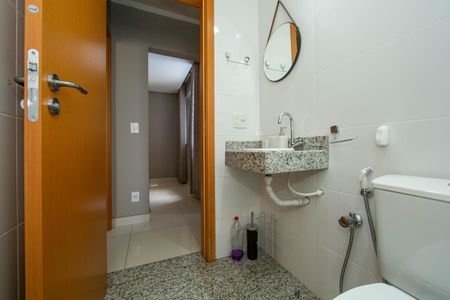 Apartamento à venda com 61m², 2 quartos e 2 vagasBANHEIRO1