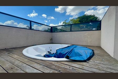 Casa para alugar com 250m², 3 quartos e 2 vagas Casa para alugar com 250m², 3 quartos e 2 vagasHidromassagem