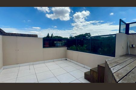 Casa para alugar com 250m², 3 quartos e 2 vagas Casa para alugar com 250m², 3 quartos e 2 vagasTerraço