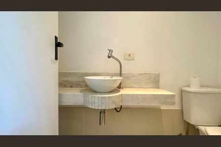 Casa para alugar com 250m², 3 quartos e 2 vagas Casa para alugar com 250m², 3 quartos e 2 vagasLavabo