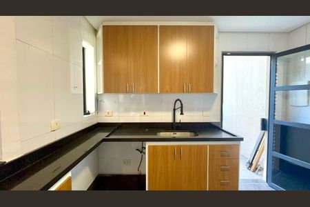 Casa para alugar com 250m², 3 quartos e 2 vagas Casa para alugar com 250m², 3 quartos e 2 vagasCozinha