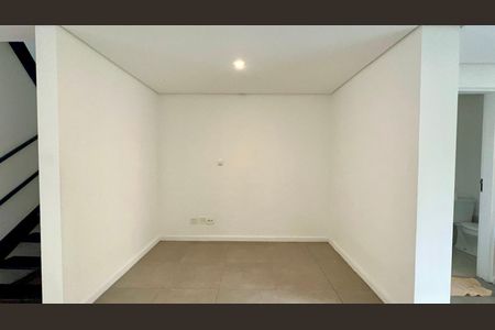 Casa para alugar com 250m², 3 quartos e 2 vagas Casa para alugar com 250m², 3 quartos e 2 vagasSala