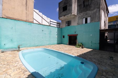 Casa para alugar com 320m², 2 quartos e 7 vagas Casa para alugar com 320m², 2 quartos e 7 vagasPiscina