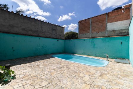 Casa para alugar com 320m², 2 quartos e 7 vagas Casa para alugar com 320m², 2 quartos e 7 vagasPiscina