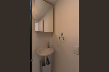 Banheiro de kitnet/studio para alugar com 1 quarto, 19m² em Água Branca, São Paulo
