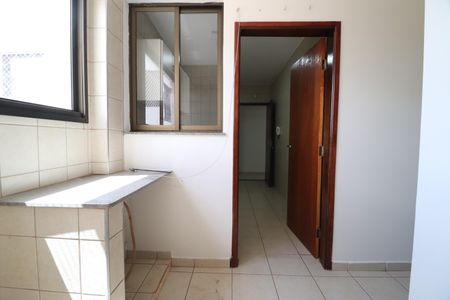 Apartamento para alugar com 110m², 3 quartos e 1 vagaÁrea de Serviço