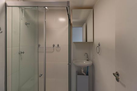 Banheiro de kitnet/studio para alugar com 1 quarto, 19m² em Água Branca, São Paulo