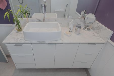 Apartamento à venda com 90m², 2 quartos e 1 vaga Apartamento à venda com 90m², 2 quartos e 1 vagaBanheiro