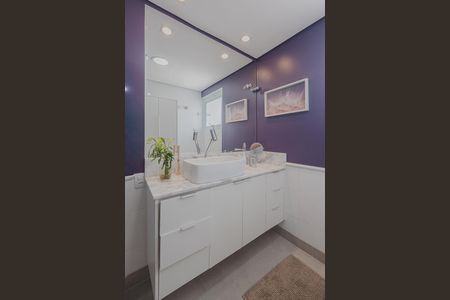 Apartamento à venda com 90m², 2 quartos e 1 vaga Apartamento à venda com 90m², 2 quartos e 1 vagaBanheiro