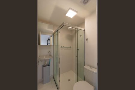 Banheiro de kitnet/studio para alugar com 1 quarto, 19m² em Água Branca, São Paulo