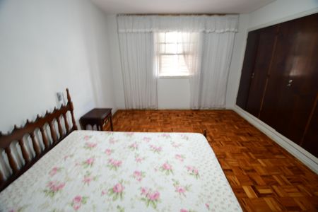 Casa à venda com 238m², 5 quartos e 3 vagasQuarto 5