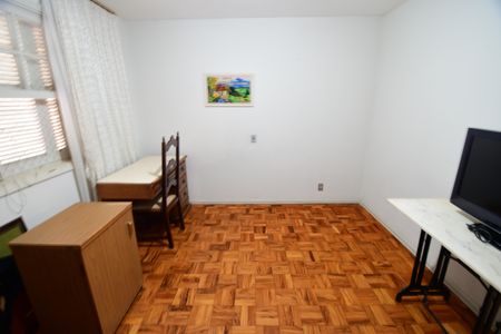 Casa à venda com 238m², 5 quartos e 3 vagasQuarto 4