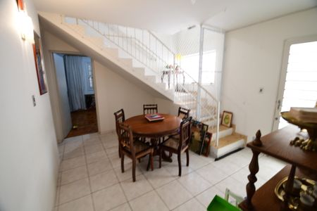 Casa à venda com 238m², 5 quartos e 3 vagasSala 3