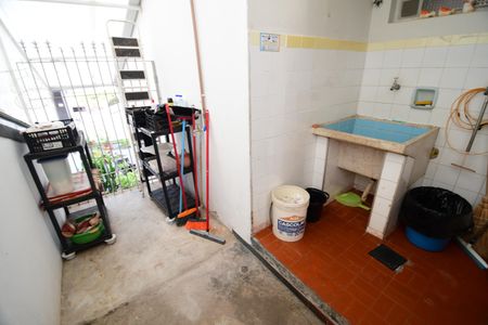 Casa à venda com 238m², 5 quartos e 3 vagasÁrea de Serviço