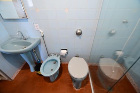 Casa à venda com 238m², 5 quartos e 3 vagasBanheiro 2