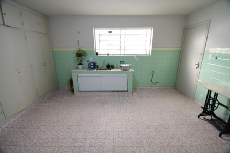 Casa à venda com 238m², 5 quartos e 3 vagasCozinha 2