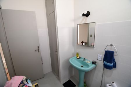 Casa à venda com 238m², 5 quartos e 3 vagasBanheiro 1