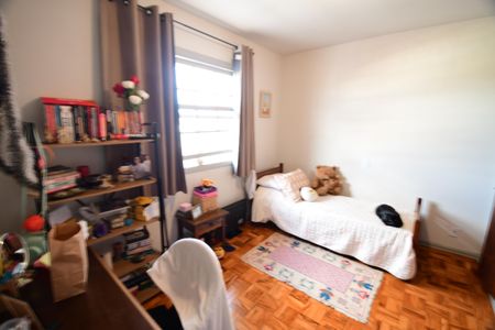 Casa à venda com 238m², 5 quartos e 3 vagasQuarto 2