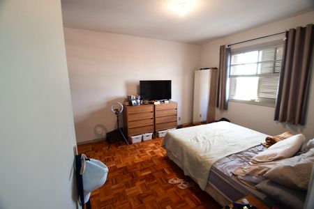 Casa à venda com 238m², 5 quartos e 3 vagasQuarto 1