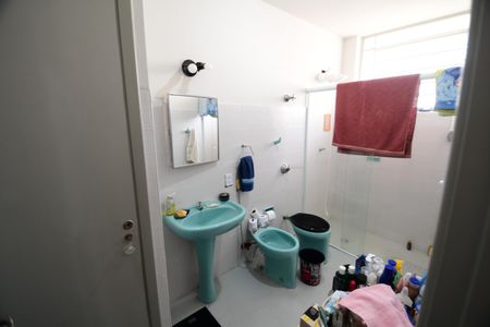 Casa à venda com 238m², 5 quartos e 3 vagasBanheiro 1