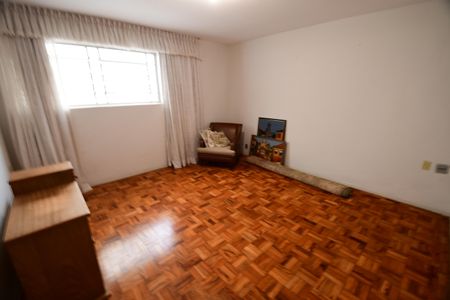 Casa à venda com 238m², 5 quartos e 3 vagasQuarto 3