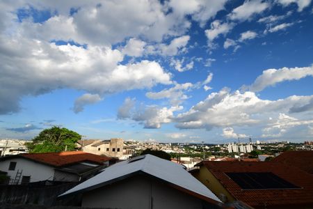 Casa à venda com 238m², 5 quartos e 3 vagasVista