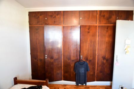 Casa à venda com 238m², 5 quartos e 3 vagasQuarto 2