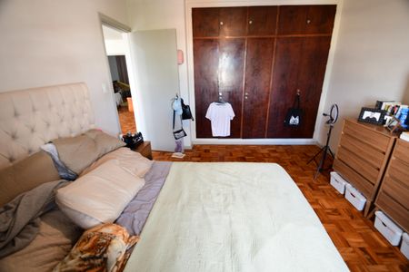 Casa à venda com 238m², 5 quartos e 3 vagasQuarto 1