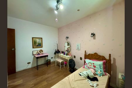 Casa à venda com 279m², 4 quartos e 3 vagas Casa à venda com 279m², 4 quartos e 3 vagasQuarto 2