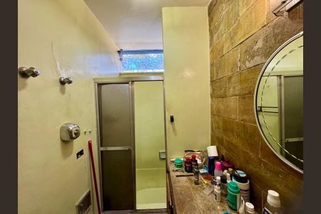 Casa à venda com 279m², 4 quartos e 3 vagas Casa à venda com 279m², 4 quartos e 3 vagasBanheiro 4