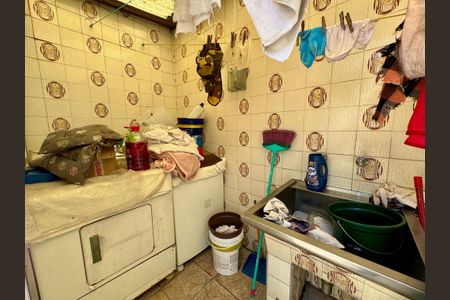 Casa à venda com 279m², 4 quartos e 3 vagas Casa à venda com 279m², 4 quartos e 3 vagasÁrea de Serviço