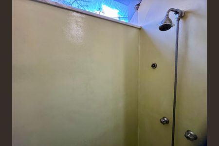 Casa à venda com 279m², 4 quartos e 3 vagas Casa à venda com 279m², 4 quartos e 3 vagasBanheiro 4