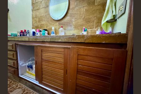 Casa à venda com 279m², 4 quartos e 3 vagas Casa à venda com 279m², 4 quartos e 3 vagasBanheiro 4