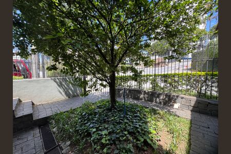 Casa à venda com 279m², 4 quartos e 3 vagas Casa à venda com 279m², 4 quartos e 3 vagasÁrea externa