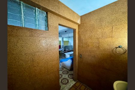 Casa à venda com 279m², 4 quartos e 3 vagas Casa à venda com 279m², 4 quartos e 3 vagasBanheiro 2