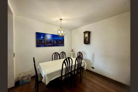 Casa à venda com 279m², 4 quartos e 3 vagas Casa à venda com 279m², 4 quartos e 3 vagasSala de Jantar