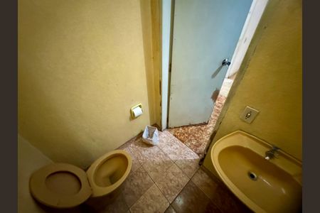 Casa à venda com 279m², 4 quartos e 3 vagas Casa à venda com 279m², 4 quartos e 3 vagasBanheiro 1