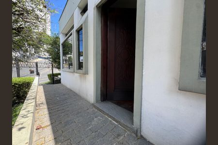 Casa à venda com 279m², 4 quartos e 3 vagas Casa à venda com 279m², 4 quartos e 3 vagasÁrea externa