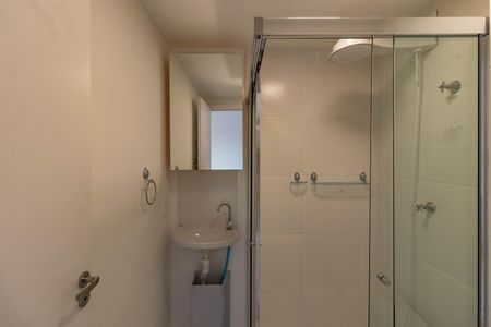 Banheiro de kitnet/studio para alugar com 1 quarto, 19m² em Água Branca, São Paulo
