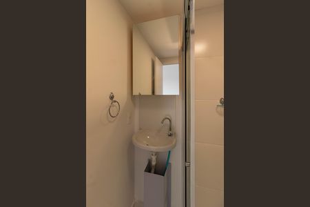 Banheiro de kitnet/studio para alugar com 1 quarto, 19m² em Água Branca, São Paulo