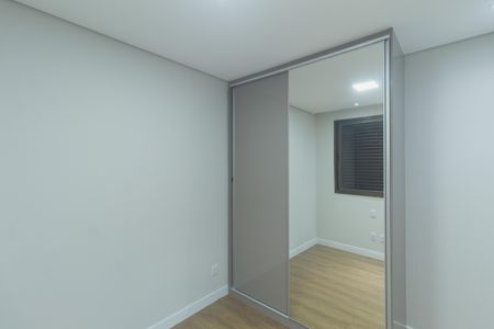 Apartamento à venda com 180m², 3 quartos e 3 vagas Apartamento à venda com 180m², 3 quartos e 3 vagasSemi-Suite 1