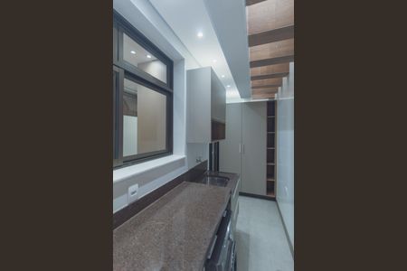 Apartamento à venda com 180m², 3 quartos e 3 vagas Apartamento à venda com 180m², 3 quartos e 3 vagasÁrea de Serviço