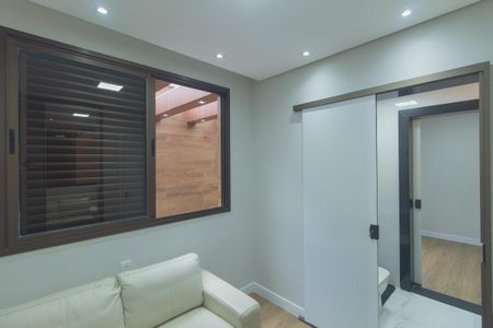 Apartamento à venda com 180m², 3 quartos e 3 vagas Apartamento à venda com 180m², 3 quartos e 3 vagasSemi-Suite 2