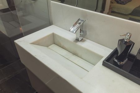 Apartamento à venda com 180m², 3 quartos e 3 vagas Apartamento à venda com 180m², 3 quartos e 3 vagasBanheiro da Suite