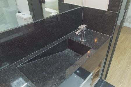 Apartamento à venda com 180m², 3 quartos e 3 vagas Apartamento à venda com 180m², 3 quartos e 3 vagasBanheiro da Semi-Suite