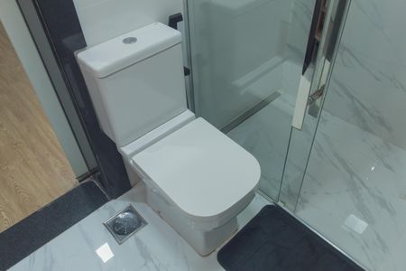 Apartamento à venda com 180m², 3 quartos e 3 vagas Apartamento à venda com 180m², 3 quartos e 3 vagasBanheiro da Semi-Suite