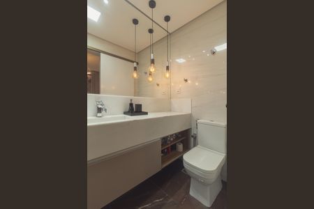 Apartamento à venda com 180m², 3 quartos e 3 vagas Apartamento à venda com 180m², 3 quartos e 3 vagasBanheiro da Suite